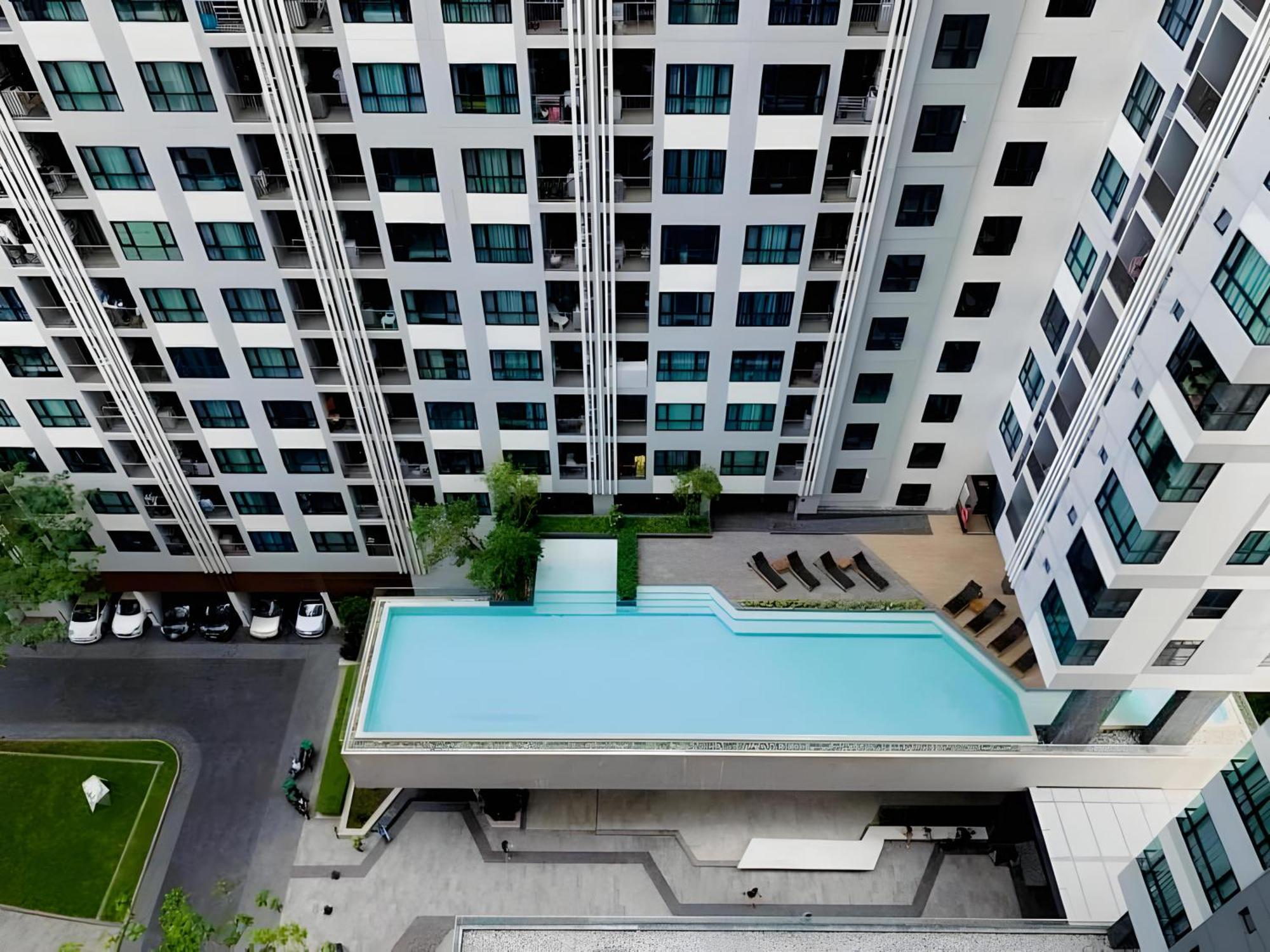 The Base Apartments At Central Pattaja Kültér fotó